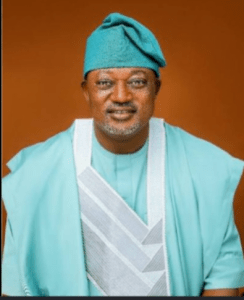 Bwari Area Council Chairman Joshua Ishaku Begins Massive Drainage Clearance, Sparks Hope Among Residents