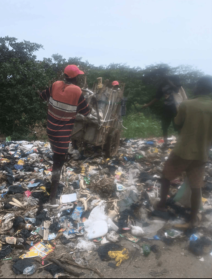 Fo2 Residents Raise Alarm Over Illegal Refuse Dumping by Babambola